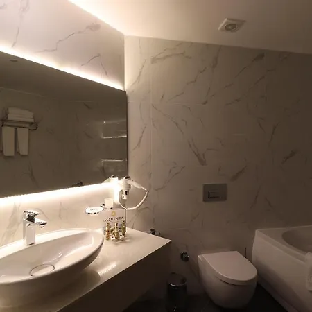 Отель La Quinta By Wyndham Бодрум