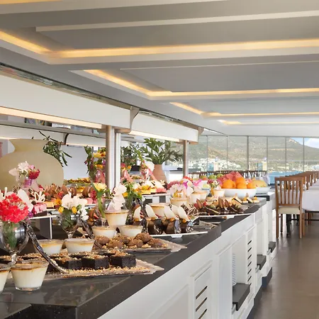 Отель La Quinta By Wyndham 4*