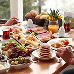 La Quinta By Wyndham Hotel 4*