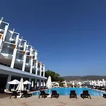 Hotel La Quinta By Wyndham Bodrum